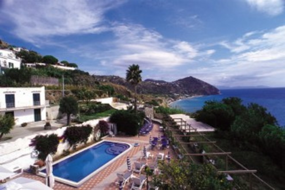 Pool-Panoramablick-Hotel-Loreley-SantAngelo